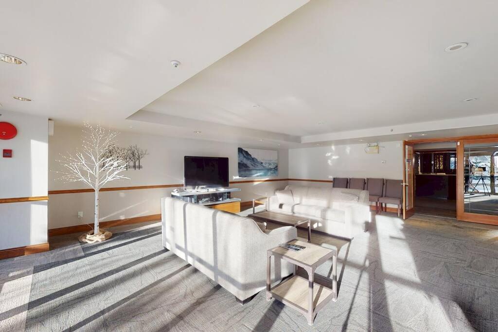 Aspens By Wb Vacation Rentals Whistler Exterior photo