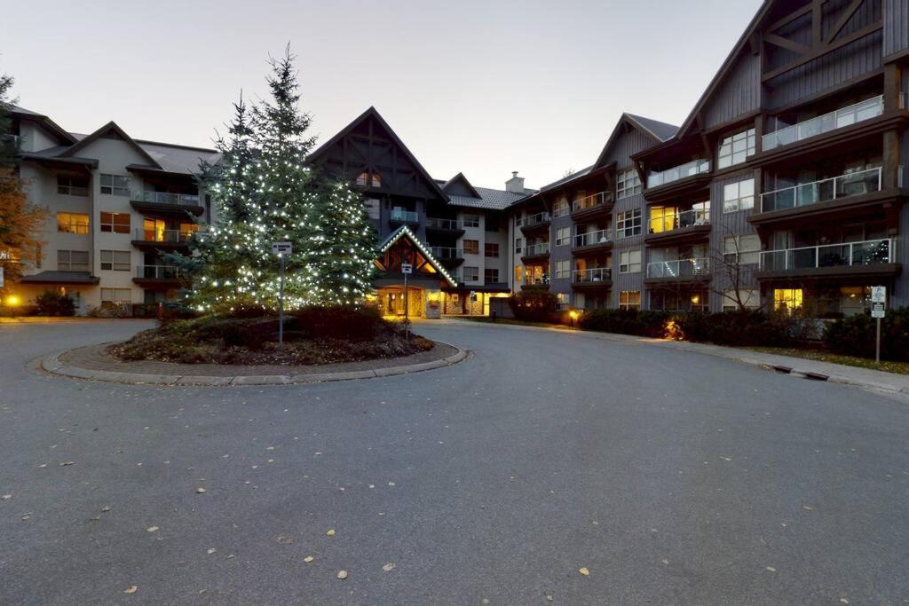Aspens By Wb Vacation Rentals Whistler Exterior photo