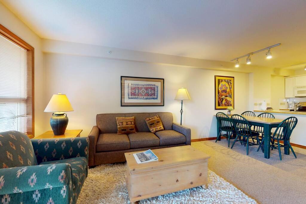 Aspens By Wb Vacation Rentals Whistler Exterior photo