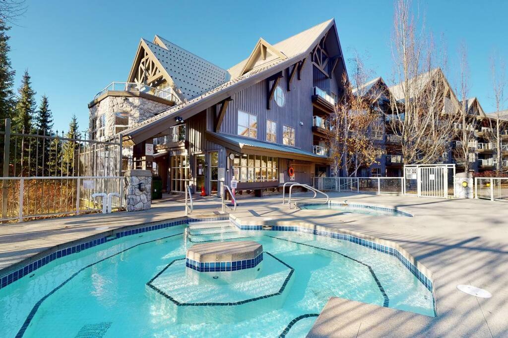 Aspens By Wb Vacation Rentals Whistler Exterior photo