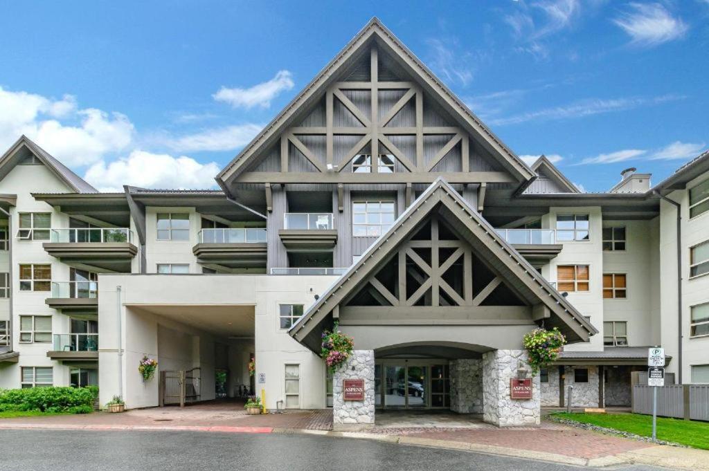 Aspens By Wb Vacation Rentals Whistler Exterior photo